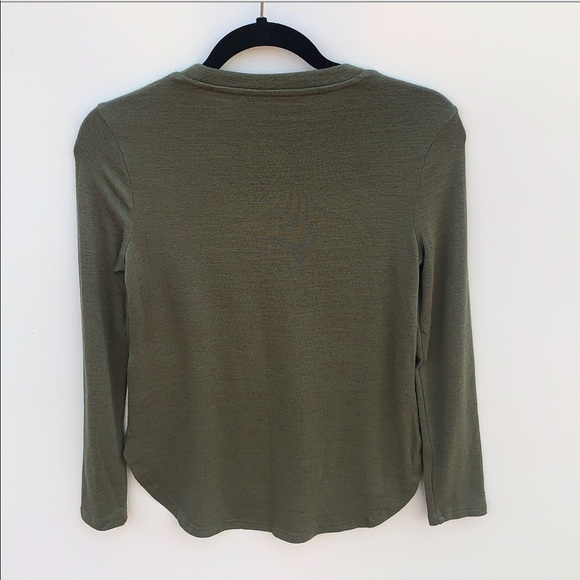 Banana Republic Luxespun Long Sleeve Top Green - Picture 4 of 4